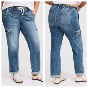 Torrid Weekend Mid-Rise Boyfriend Pull-On Elastic Waist Cargo Jean - Size 3